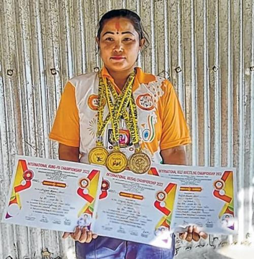 Folks commend Bina for winning gold in international events