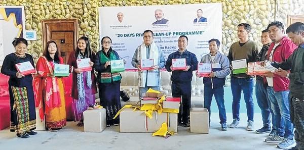 Letpao Haokip launches '20 days river clean-up programme'