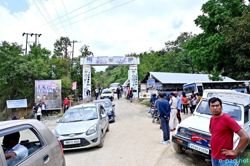 Congested road at the Shirui Village during Shirui Lily Festival at Ukhrul :: 28th May 2022