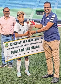 Sr Women's Football C'ship : H Daya scores twice as Manipur beat Karnataka 4-2 to enter QF