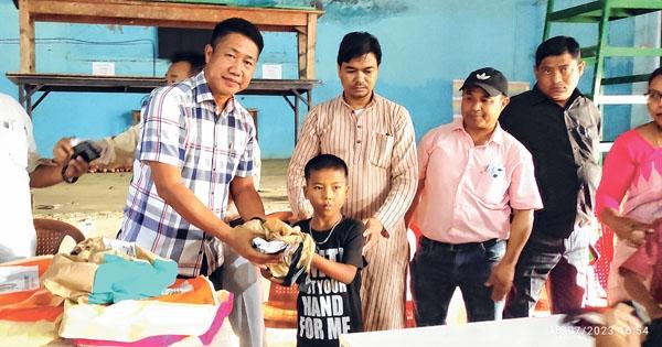 MPCC distributes toys, eatable items to children in relief camp