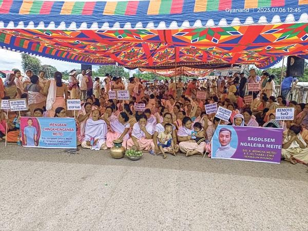 Sekmaijin protests against 'ruthless killing' of two locals