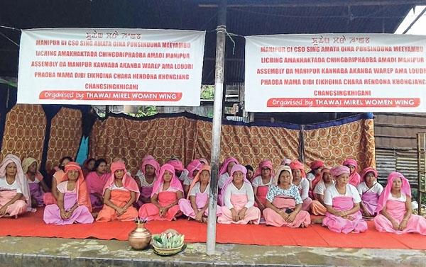 Thawai Mirel Women Wing's relay hunger strike enters 6th day