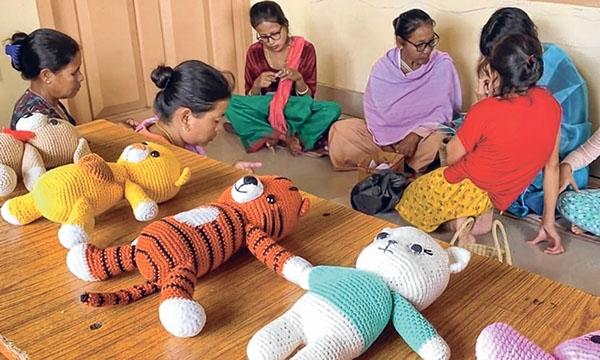 IDPs at relief camps to crochet Amigurumi dolls for global market