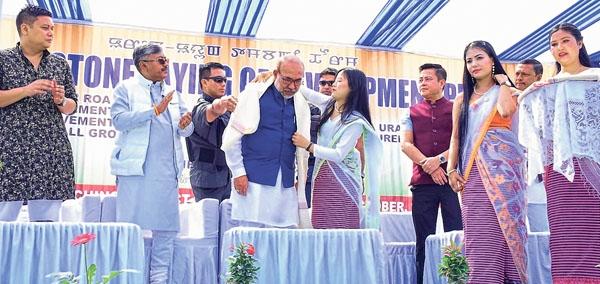 'Good' politician is one who works with a vision : Biren