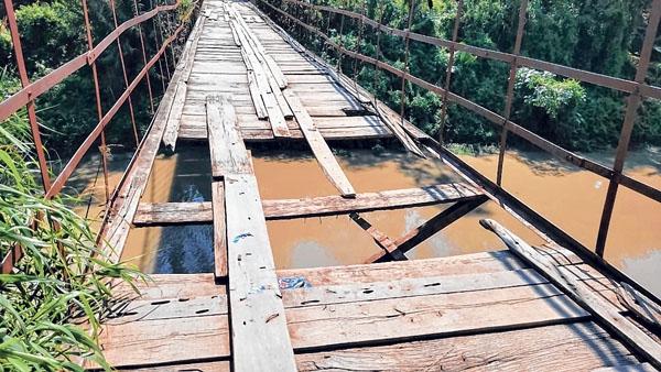 Keibung local clubs appeal for renovation of suspension, bailey bridge