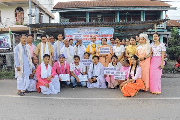 Peaceful demonstration held, media persons honoured