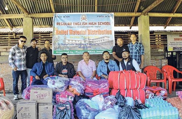 Regular English High School alumni distributes relief materials