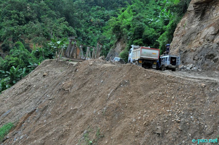 Pathetic / Deplorable section of NH-37 connecting Imphal and Jiribam  :: July 21, 2013