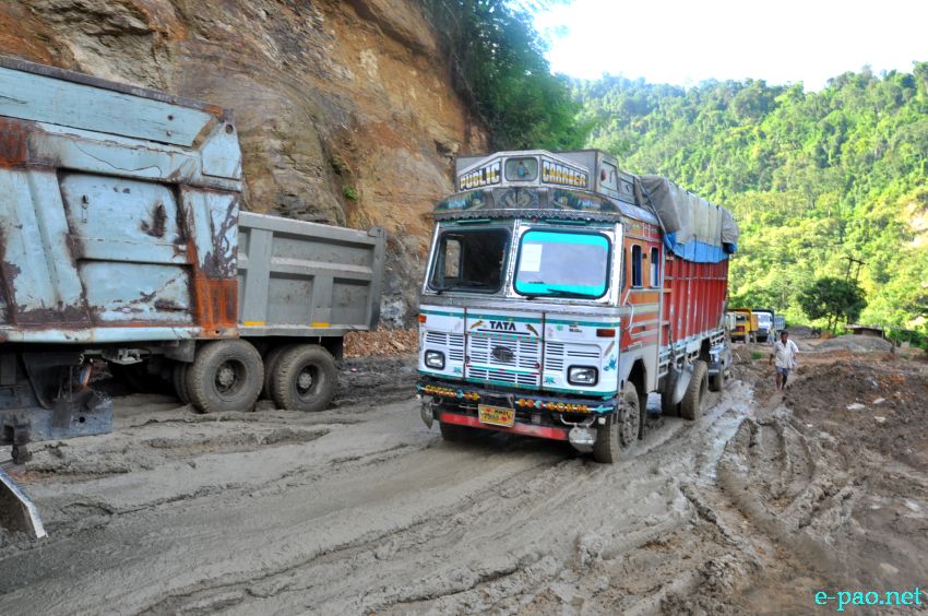 Pathetic / Deplorable section of NH-37 connecting Imphal and Jiribam  :: July 21, 2013