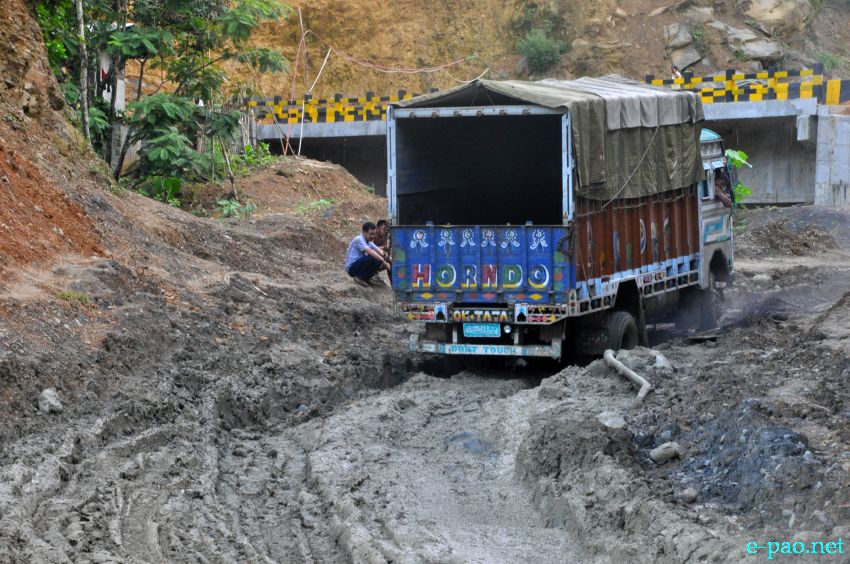 Pathetic / Deplorable section of NH-37 connecting Imphal and Jiribam  :: July 21, 2013