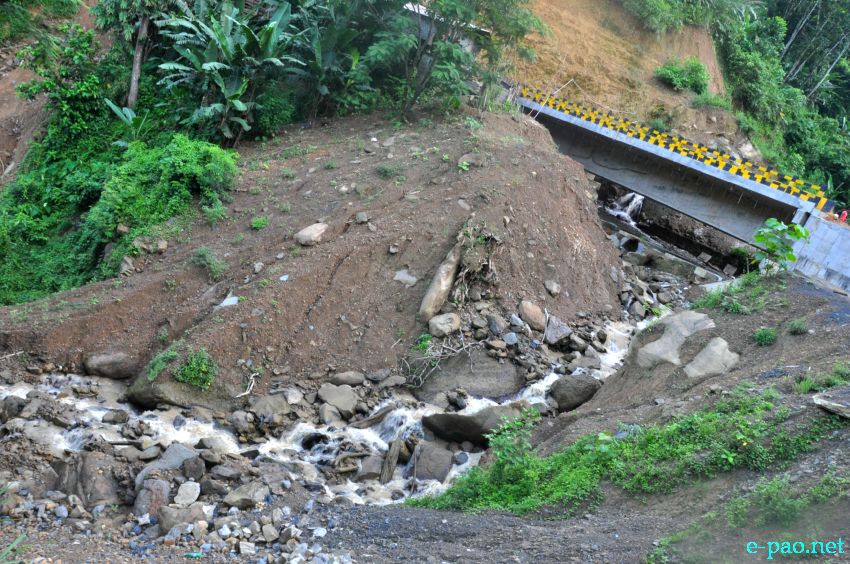 Pathetic / Deplorable section of NH-37 connecting Imphal and Jiribam  :: July 21, 2013