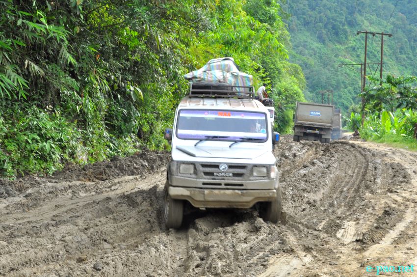 Pathetic / Deplorable section of NH-37 connecting Imphal and Jiribam :: July 21, 2013