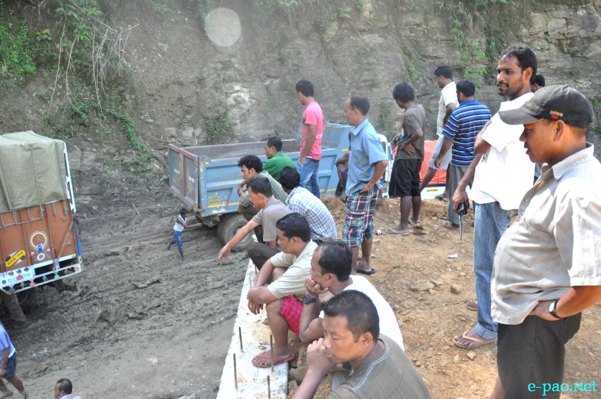 Pathetic / Deplorable section of NH-37 connecting Imphal and Jiribam  :: July 21, 2013