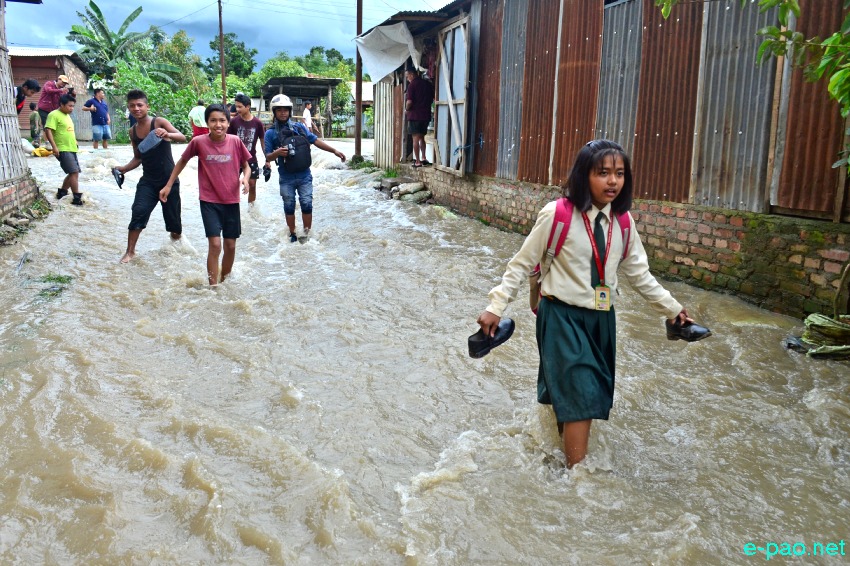 Overnight rains caused flash floods in Imphal - Uripok , Naoremthong area :: 22 August 2014