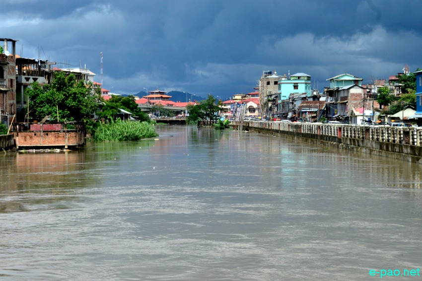 Overnight rains caused flash floods in Imphal - Uripok , Naoremthong area :: 22 August 2014