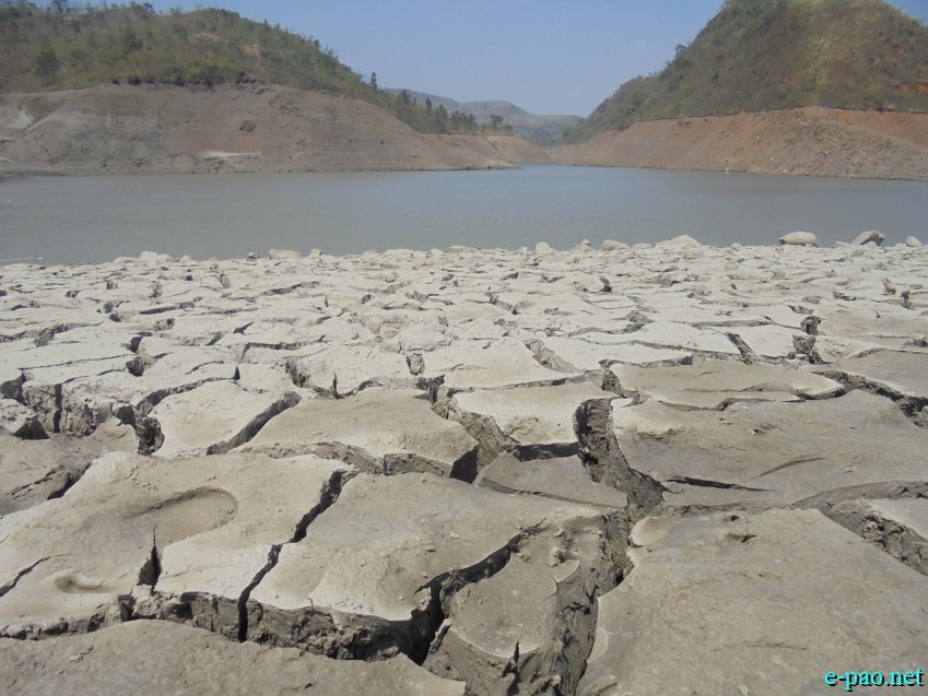  Water scarcity in and around Singda Dam area  as on 23 April  2014
