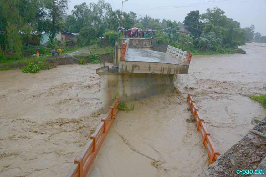 Litan Thong (Chindongpok) connecting Heirok Part II & III  washed away due to heavy rain :: July 30 2015