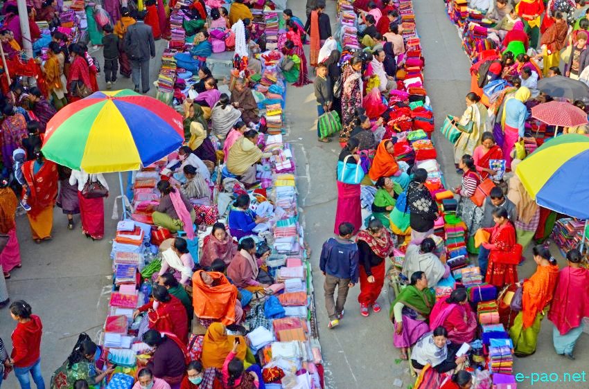 Ima Keithel relocated on nearby side walk due to Manipur Earthquake's damage :: January 13 2016