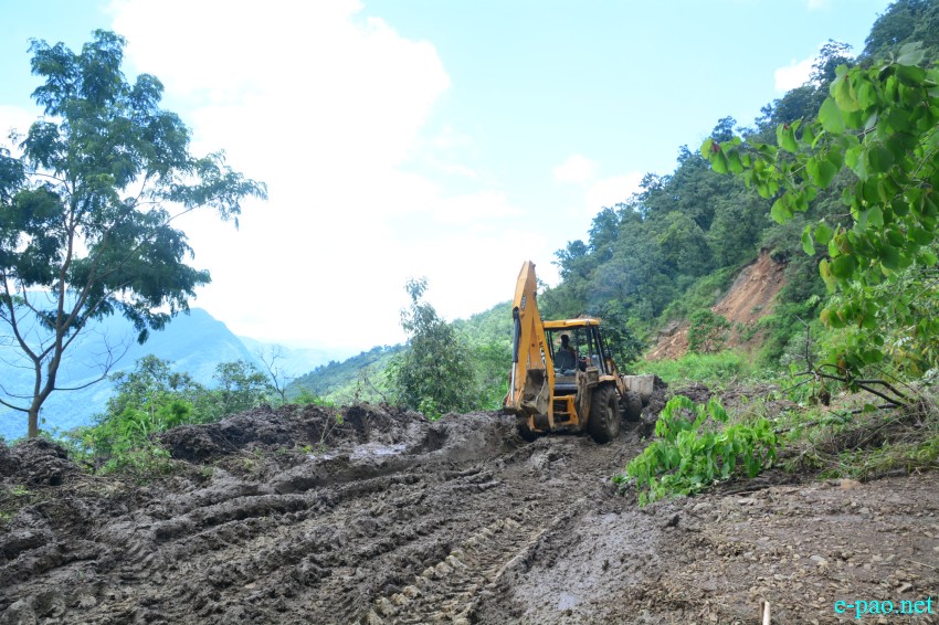 Massive landslide along National Highway-102/A (Maram Peren road) :: 15th July 2017