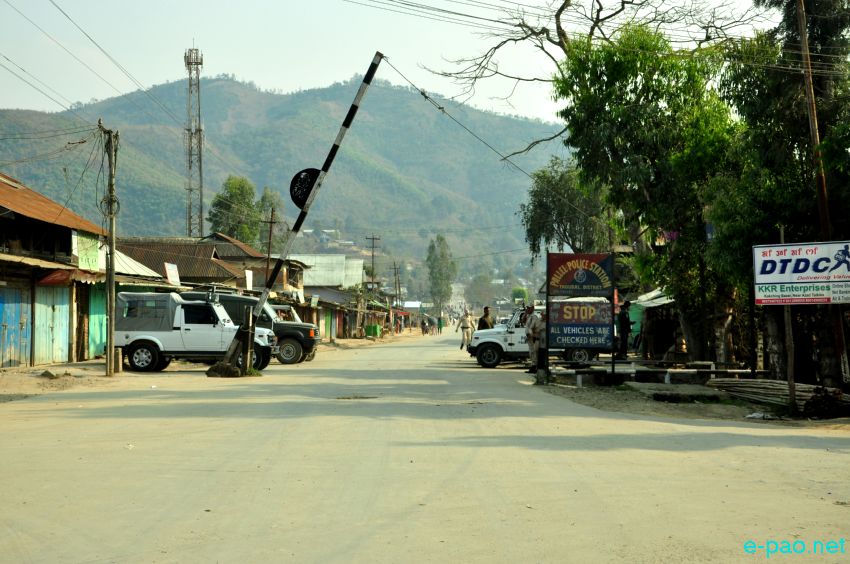 Bandh along Imphal-Moreh road by JAC against murder of Ts Thongkhogin Haokip :: March 03 2016