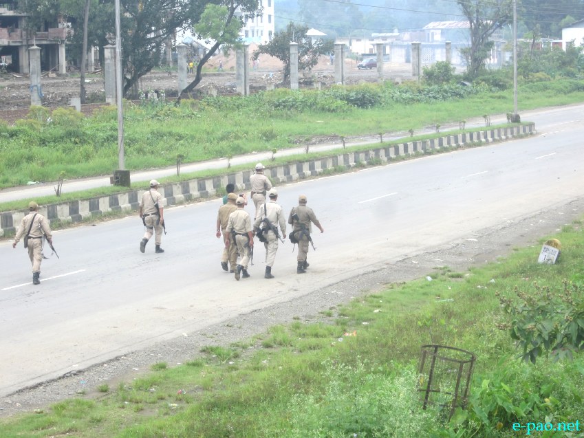Govt officials for land measurement faced violent resistance at Mantripukhri :: July 22, 2013