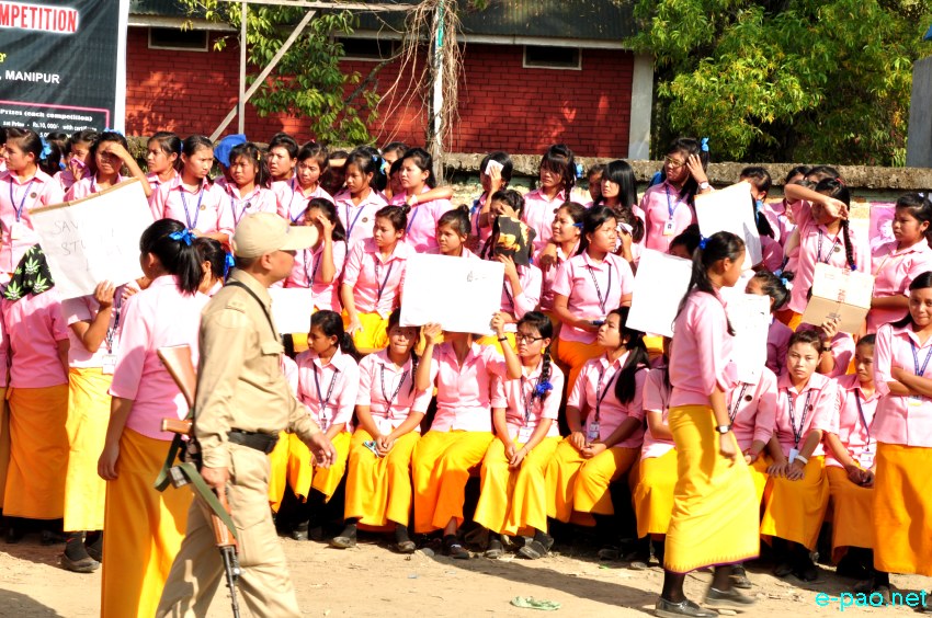 Students of TG Higher Secondary School sit in protest on dead of Sanabam Joshina :: 19 October 2013