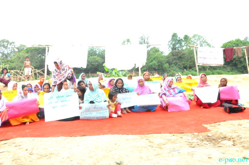 Sit-in-protest against crimes to women, by the women of Hatta, Golapati Maning Leikai :: June 17 2013