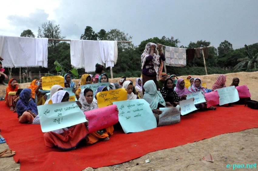 Sit-in-protest against crimes to women, by the women of Hatta, Golapati Maning Leikai :: June 17 2013