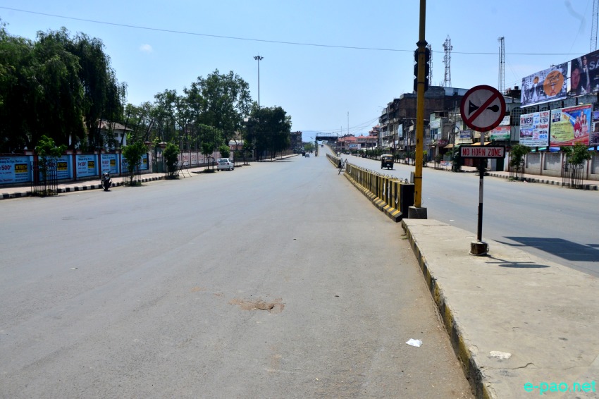 Empty streets of Imphal during President of India Pranab Mukherjee visit to Imphal :: 29 April 2014