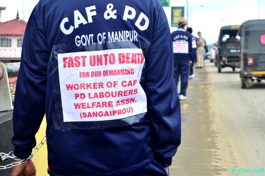Fast unto death demanding wage increase: Staged by Consumer Affaires Food & Public Distribution Laboures at BT Flyover :: 23 July 2014