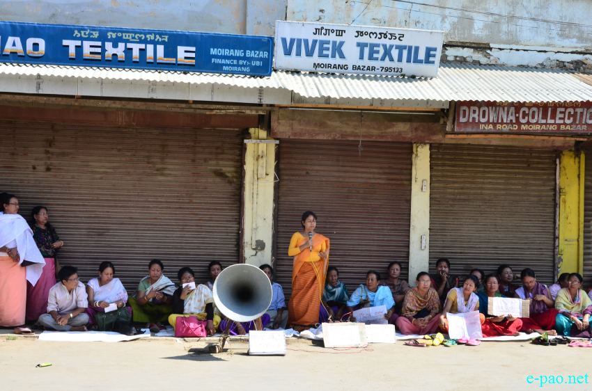 Sit-in protest at Moirang Bazar protesting inclusion of Sendra in Thanga area :: October 08 2014