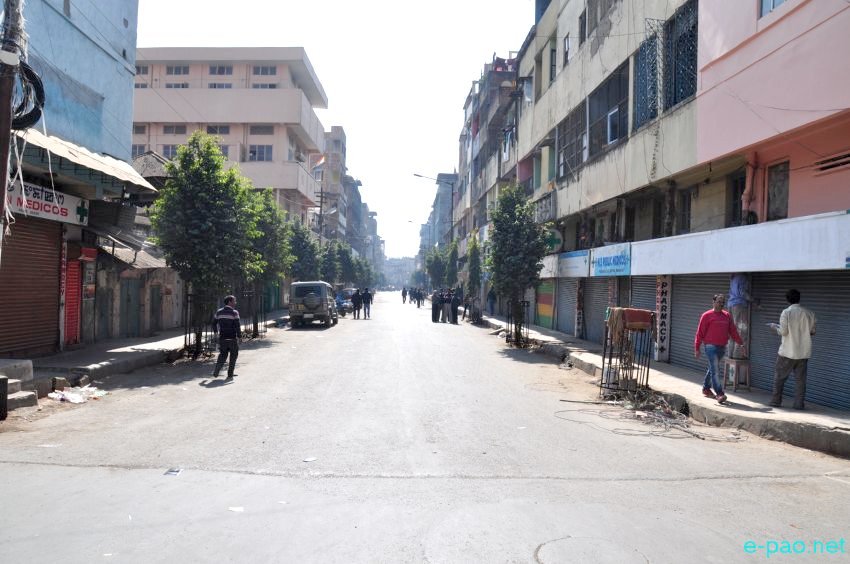 Imphal city wore a deserted look due to General Strike called on Republic Day  :: January 26 2016