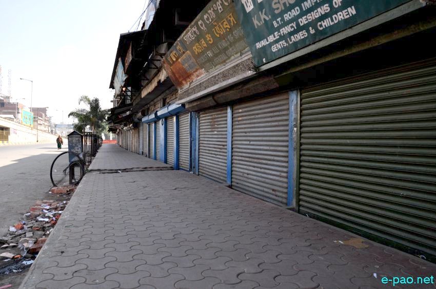Imphal city wore a deserted look due to General Strike called on Republic Day  :: January 26 2016