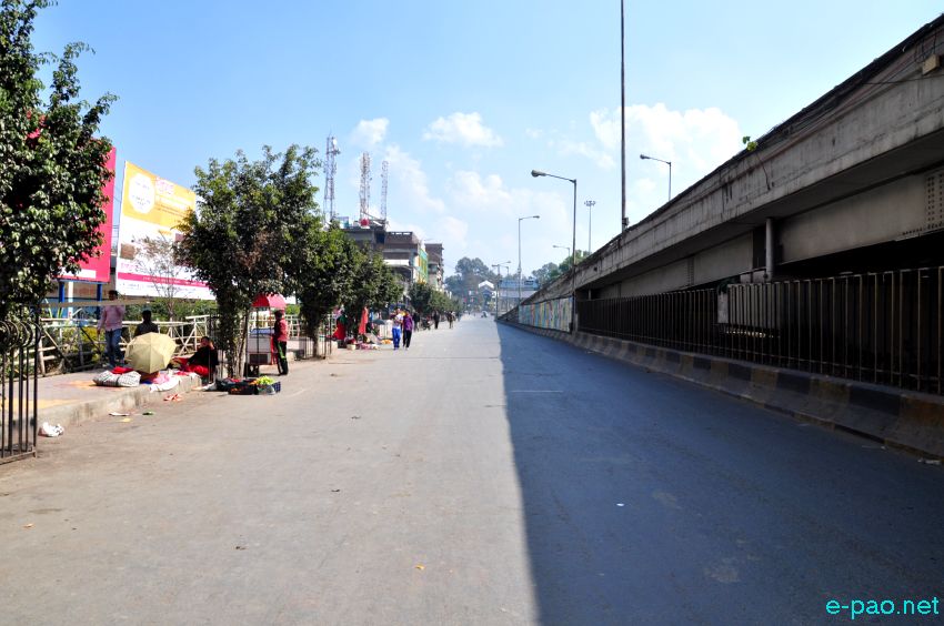 Imphal city wore a deserted look due to General Strike called on Republic Day  :: January 26 2016