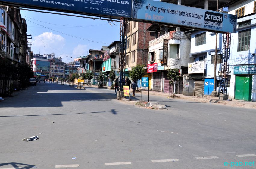 Imphal city wore a deserted look due to General Strike called on Republic Day  :: January 26 2016