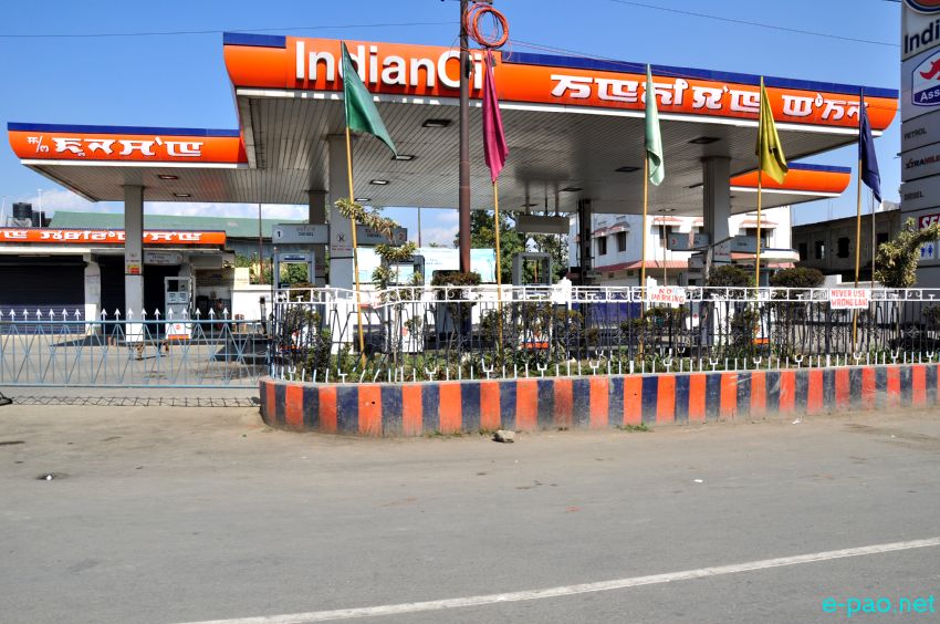 Imphal city wore a deserted look due to General Strike called on Republic Day  :: January 26 2016