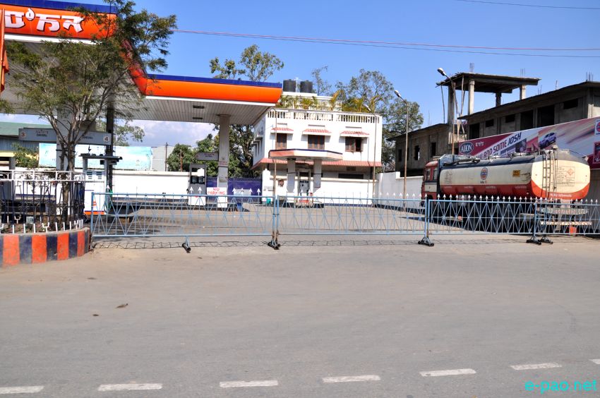 Imphal city wore a deserted look due to General Strike called on Republic Day  :: January 26 2016