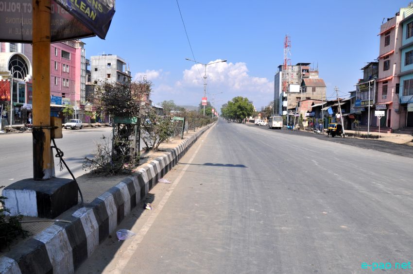 Imphal city wore a deserted look due to General Strike called on Republic Day  :: January 26 2016