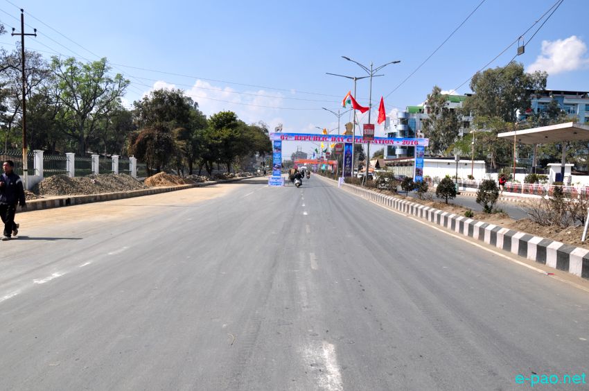 Imphal city wore a deserted look due to General Strike called on Republic Day  :: January 26 2016