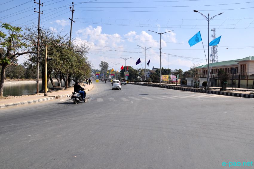 Imphal city wore a deserted look due to General Strike called on Republic Day  :: January 26 2016
