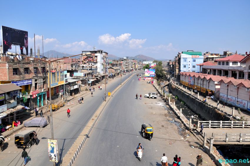 Imphal city wore a deserted look due to General Strike called on Republic Day  :: January 26 2016