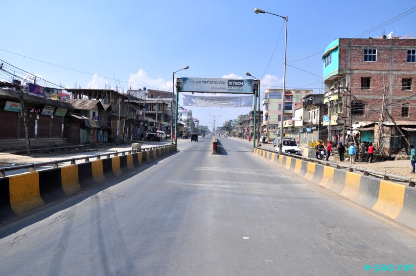 Imphal city wore a deserted look due to General Strike called on Republic Day  :: January 26 2016