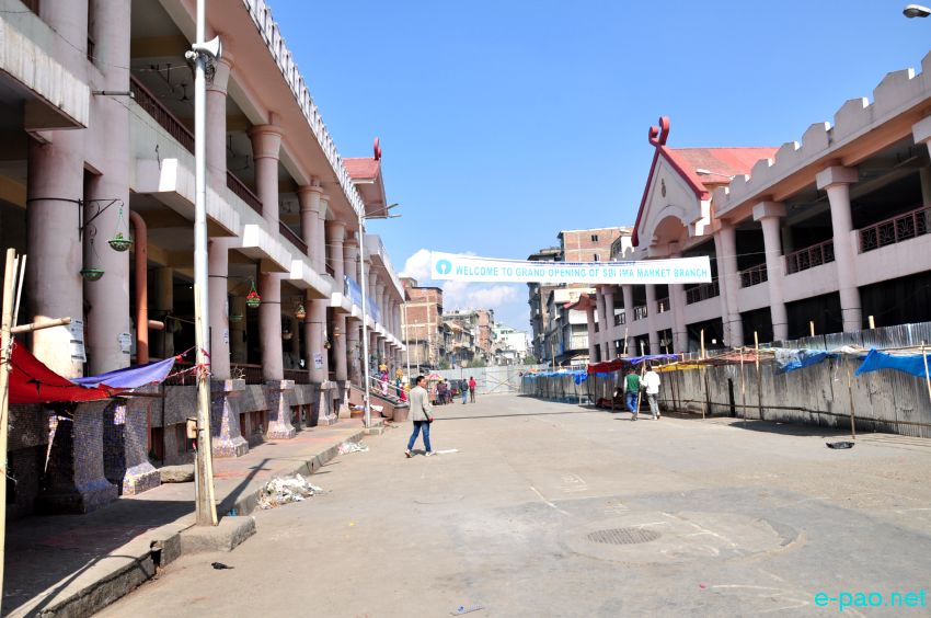 Imphal city wore a deserted look due to General Strike called on Republic Day  :: January 26 2016