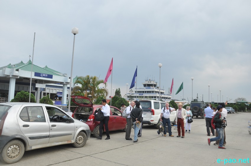 Reception of WWII war veteran and family  at Imphal international Airport :: 04 April 2014