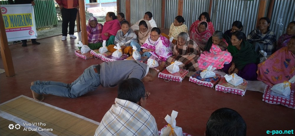 Distribution of gifts and sweets on New Year's day at Old Age Home Kumbi :: 01st January 2019