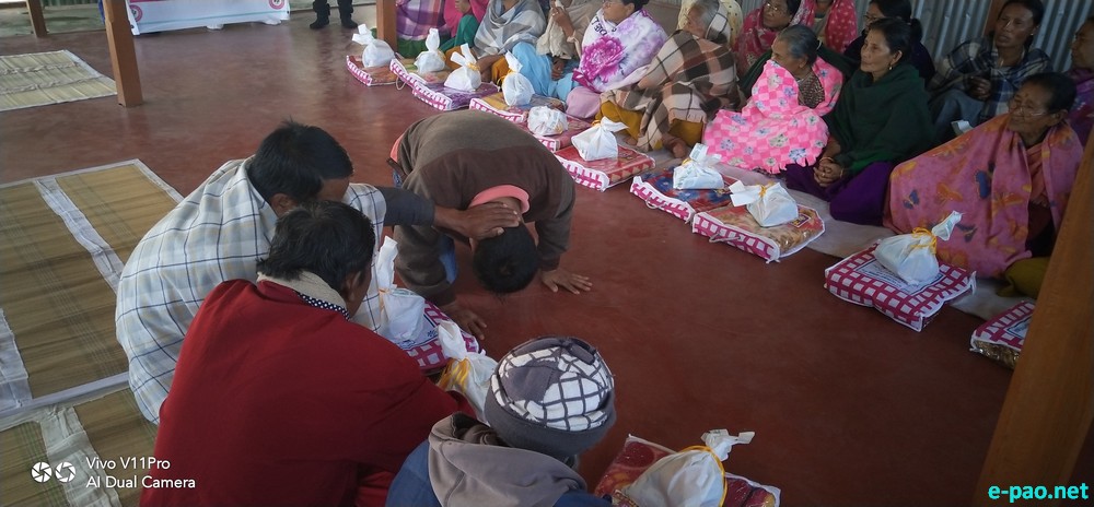 Distribution of gifts and sweets on New Year's day at Old Age Home Kumbi :: 01st January 2019