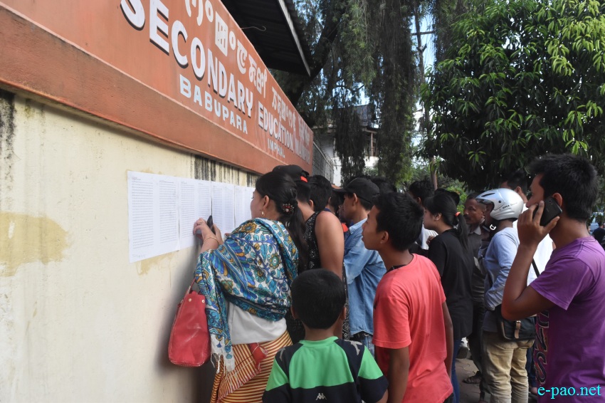 Parents and Students of Class X checking results at Board of Secondary Education Manipur (BOSEM) :: 24 May 2016