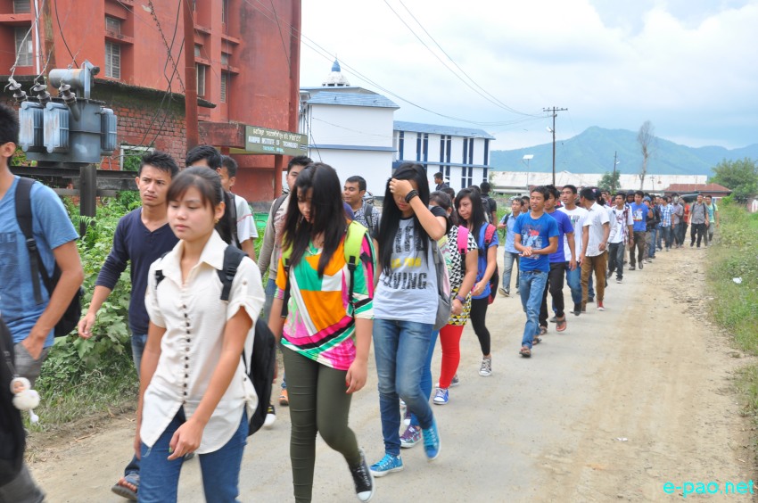 Students of Manipur Institute of Technology (MIT) took out a protest rally  :: September 20 2013