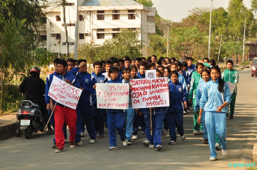 Students of Manipur University demanding termination of Dr Yengkhom Shantikumar :: March 07 2014